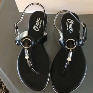 Gorgeous brand new dressy Onex Sandals